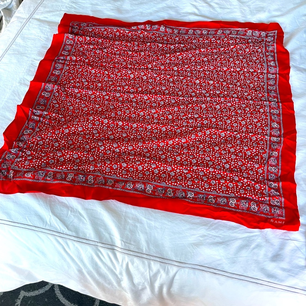 Frame scarf